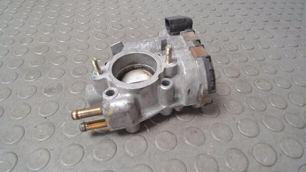 Foto: DROSSELKLAPPENSTUTZEN/ DROSSELKLAPPE BOSCH eines Opel Agila 1.0 12 V GL