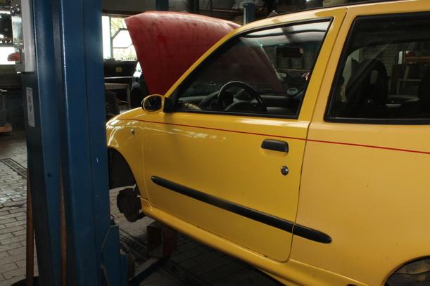 Foto: TÜR VORN LINKS eines Fiat Seicento 1.1 GL