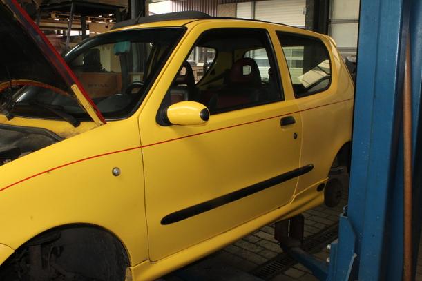 Foto: TÜR VORN LINKS eines Fiat Seicento 1.1 GL