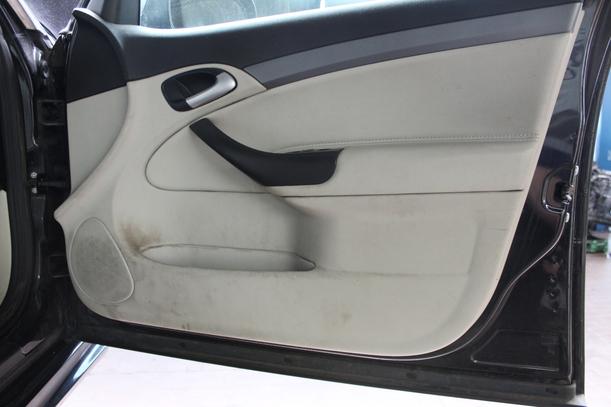 Foto: TÜR VORN RECHTS (AB 2008) eines Saab 9-3 1.9 TiD Sport Kombi DPF GL