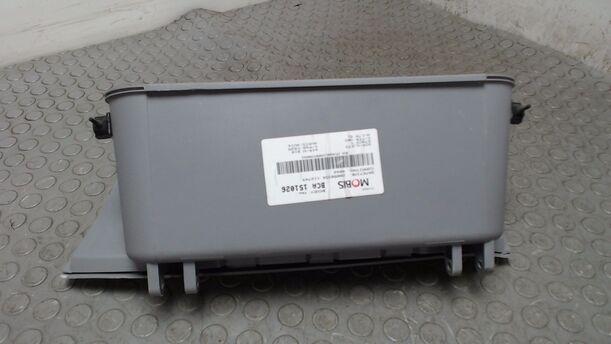 Foto: HANDSCHUHFACH eines Kia Picanto 1.1 GL