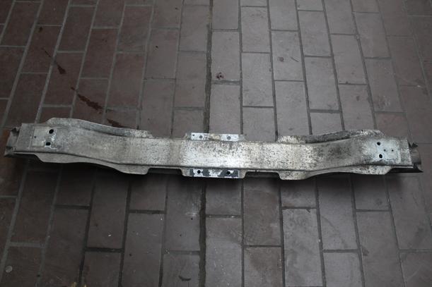 Foto: VERSTÄRKUNG HINTEN eines Saab 9-3 1.9 TiD Sport Kombi DPF GL