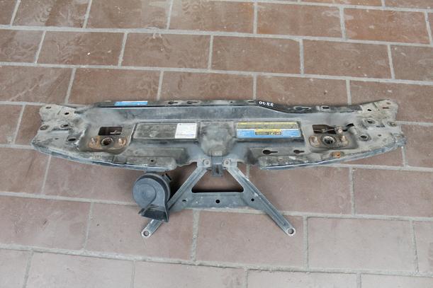 Foto: FRONTBLECH / SCHLOSSTRÄGER eines Saab 9-3 1.9 TiD Sport Kombi DPF GL