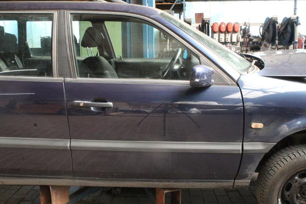 Foto: TÜR VORN RECHTS (AB 1994) eines VW Passat Variant 1.8 GL