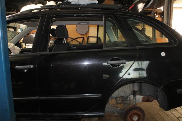 Foto: TÜR HINTEN LINKS (KOMBI) eines Skoda Fabia 1.4 TDI Combi GL