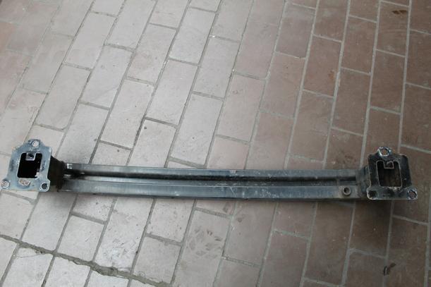 Foto: VERSTÄRKUNG VORN eines Peugeot 207 120 GL