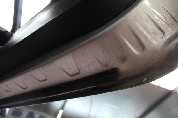Foto: TÜR VORN RECHTS (2/3-TÜRER) eines Peugeot 207 120 GL