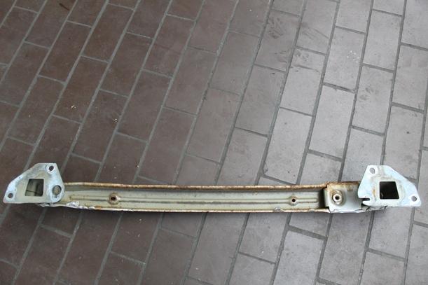 Foto: VERSTÄRKUNG HINTEN eines Peugeot 207 120 GL