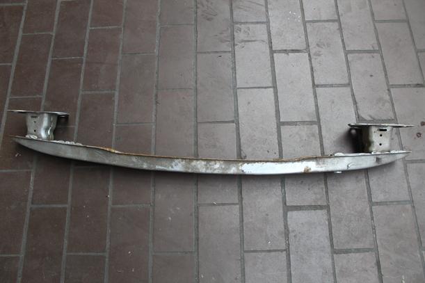 Foto: VERSTÄRKUNG HINTEN eines Peugeot 207 120 GL