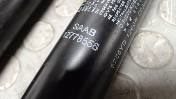 Foto: HECKKLAPPENDÄMPFERPAAR eines Saab 9-3 1.9 TiD Sport Kombi DPF GL