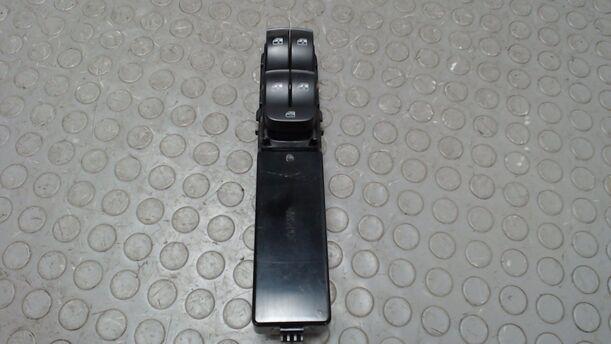 Foto: FENSTERHEBERSCHALTER VORN LINKS eines Saab 9-3 1.9 TiD Sport Kombi DPF GL