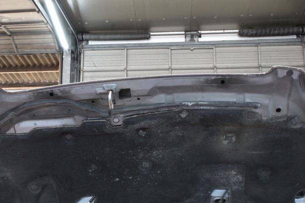 Foto: MOTORHAUBE eines Opel Agila 1.0 12 V GL