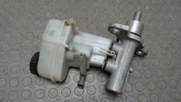 Foto: HAUPTBREMSZYLINDER eines Saab 9-3 1.9 TiD Sport Kombi DPF GL