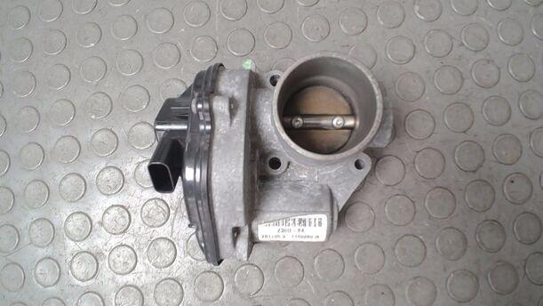 Foto: DROSSELKLAPPENSTUTZEN/ DROSSELKLAPPE eines Ford Fiesta 1.4 GL