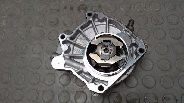 Foto: VAKUUMPUMPE eines Saab 9-3 1.9 TiD Sport Kombi DPF GL