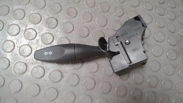 Foto: BLINKSCHALTER/ KOMBISCHALTER eines Ford Fiesta 1.4 GL