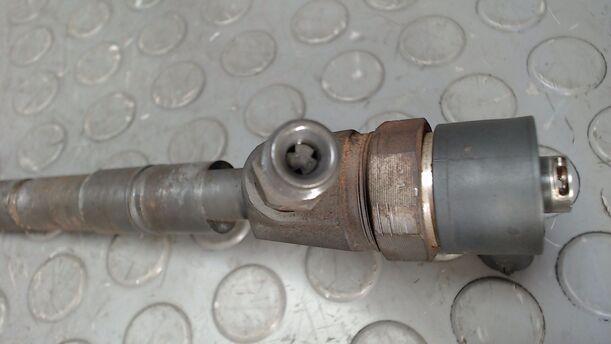 Foto: DIESELEINSPRITZDÜSE eines Saab 9-3 1.9 TiD Sport Kombi DPF GL