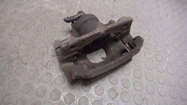 Foto: BREMSSATTEL VORN LINKS eines Citroen C1 1.0 GL