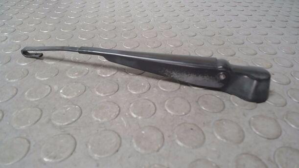 Foto: SCHEIBENWISCHERARM HINTEN eines Ford Fiesta 1.4 GL