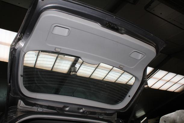 Foto: HECKKLAPPE / HECKDECKEL ( STEILHECK ) eines Kia Cerato 1.6 GL