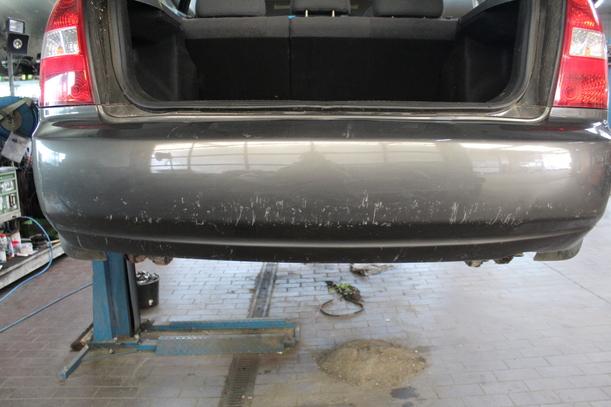 Foto: STOSSFÄNGER / STOßSTANGE HINTEN eines Kia Cerato 1.6 GL
