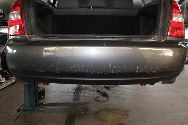 Foto: STOSSFÄNGER / STOßSTANGE HINTEN eines Kia Cerato 1.6 GL