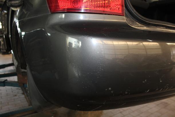 Foto: STOSSFÄNGER / STOßSTANGE HINTEN eines Kia Cerato 1.6 GL