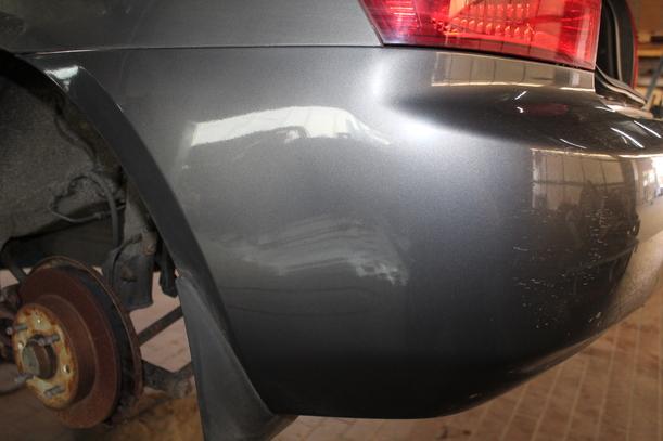 Foto: STOSSFÄNGER / STOßSTANGE HINTEN eines Kia Cerato 1.6 GL