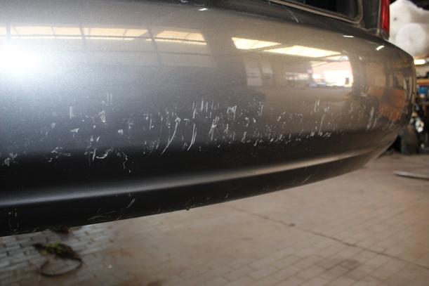 Foto: STOSSFÄNGER / STOßSTANGE HINTEN eines Kia Cerato 1.6 GL