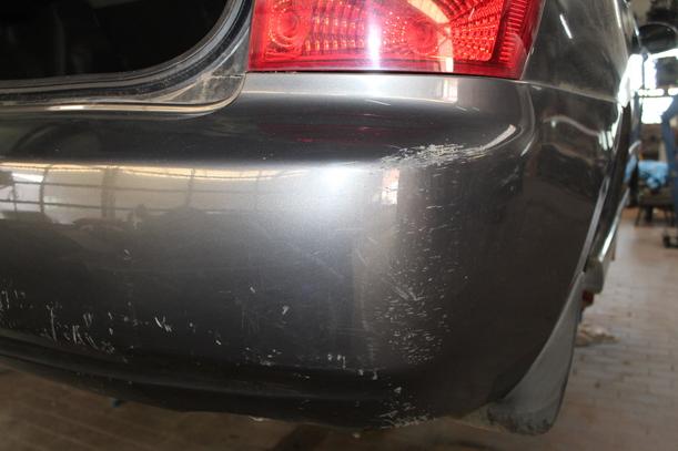 Foto: STOSSFÄNGER / STOßSTANGE HINTEN eines Kia Cerato 1.6 GL