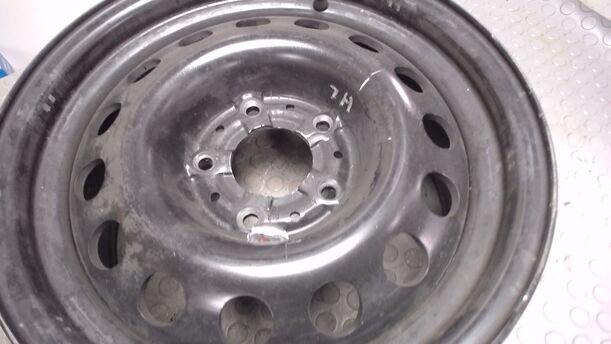 Foto: ALUFELGE 6,5X15 ET18 eines BMW 520i