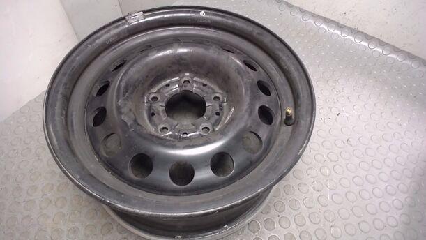 Foto: ALUFELGE 6,5X15 ET18 eines BMW 520i