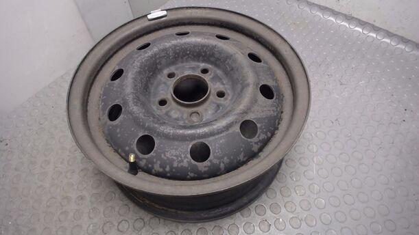Foto: STAHLFELGE 6X15 ET41 eines Kia Carens CRDi DPF