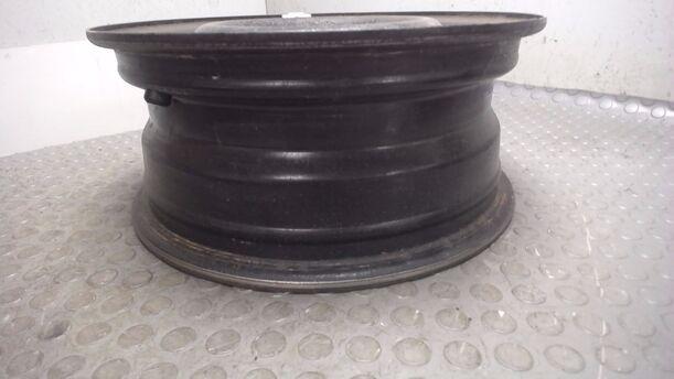 Foto: STAHLFELGE 6X15 ET41 eines Kia Carens CRDi DPF