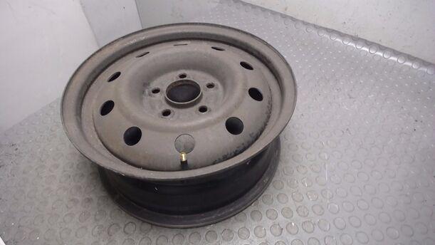 Foto: STAHLFELGE 6X15 ET41 eines Kia Carens CRDi DPF
