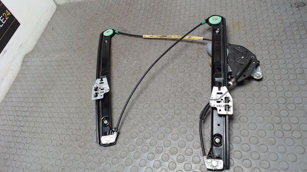 Foto: FENSTERHEBER VORN RECHTS ELEKTRISCH eines BMW 318i