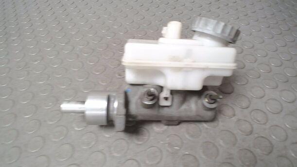 Foto: HAUPTBREMSZYLINDER ( BOSCH 20 ) eines Opel Agila 1.0 12 V