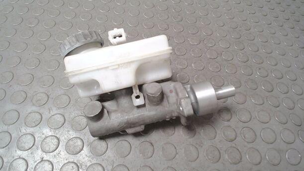 Foto: HAUPTBREMSZYLINDER ( BOSCH 20 ) eines Opel Agila 1.0 12 V