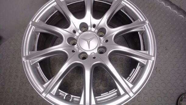 Foto: ALUFELGE 6,5X16 ET38 eines Mercedes-Benz C 160 T 9G-TRONIC