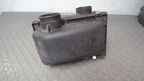 Foto: LUFTFILTERKASTEN eines Opel Agila 1.0 12 V