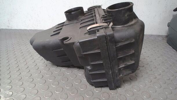 Foto: LUFTFILTERKASTEN eines Opel Agila 1.0 12 V