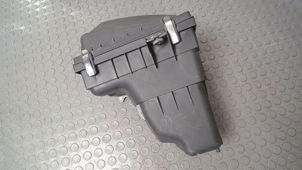 Foto: LUFTFILTERKASTEN eines Opel Agila 1.0 12 V