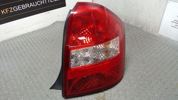 Foto: HECKLEUCHTE / RÜCKLEUCHTE RECHTS eines Kia Cerato 1.6