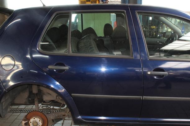 Foto: TÜR HINTEN RECHTS eines VW Golf 1.4