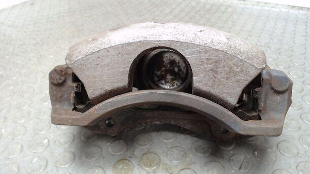 Foto: BREMSSATTEL VORN LINKS eines Kia Cerato 1.6