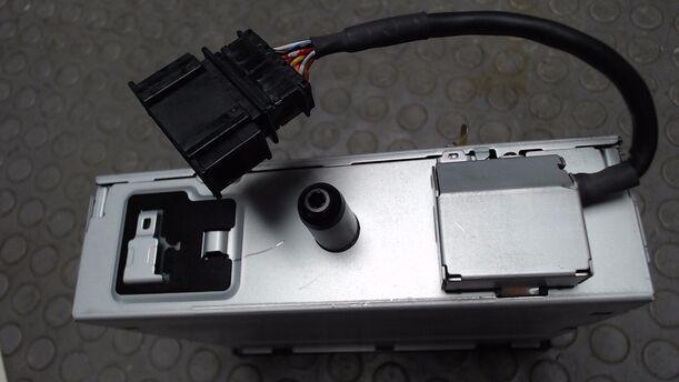 Foto: CD WECHSELER / CHANGER 6 DISC eines VW Passat Variant 2.0 TDI DPF