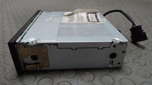 Foto: CD WECHSELER / CHANGER 6 DISC eines VW Passat Variant 2.0 TDI DPF