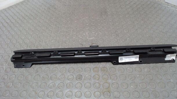 Foto: SONNENSCHUTZROLLO HINTEN LINKS eines VW Passat Variant 2.0 TDI DPF