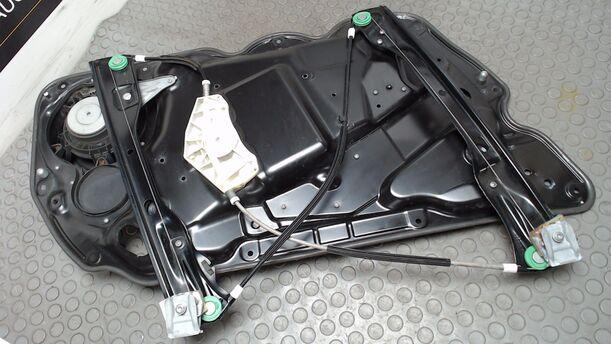 Foto: FENSTERHEBER VORN RECHTS ELEKTRISCH eines VW Passat Variant 2.0 TDI DPF