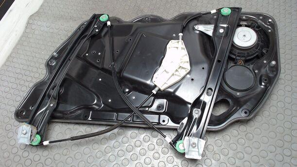 Foto: FENSTERHEBER VORN LINKS ELEKTRISCH eines VW Passat Variant 2.0 TDI DPF